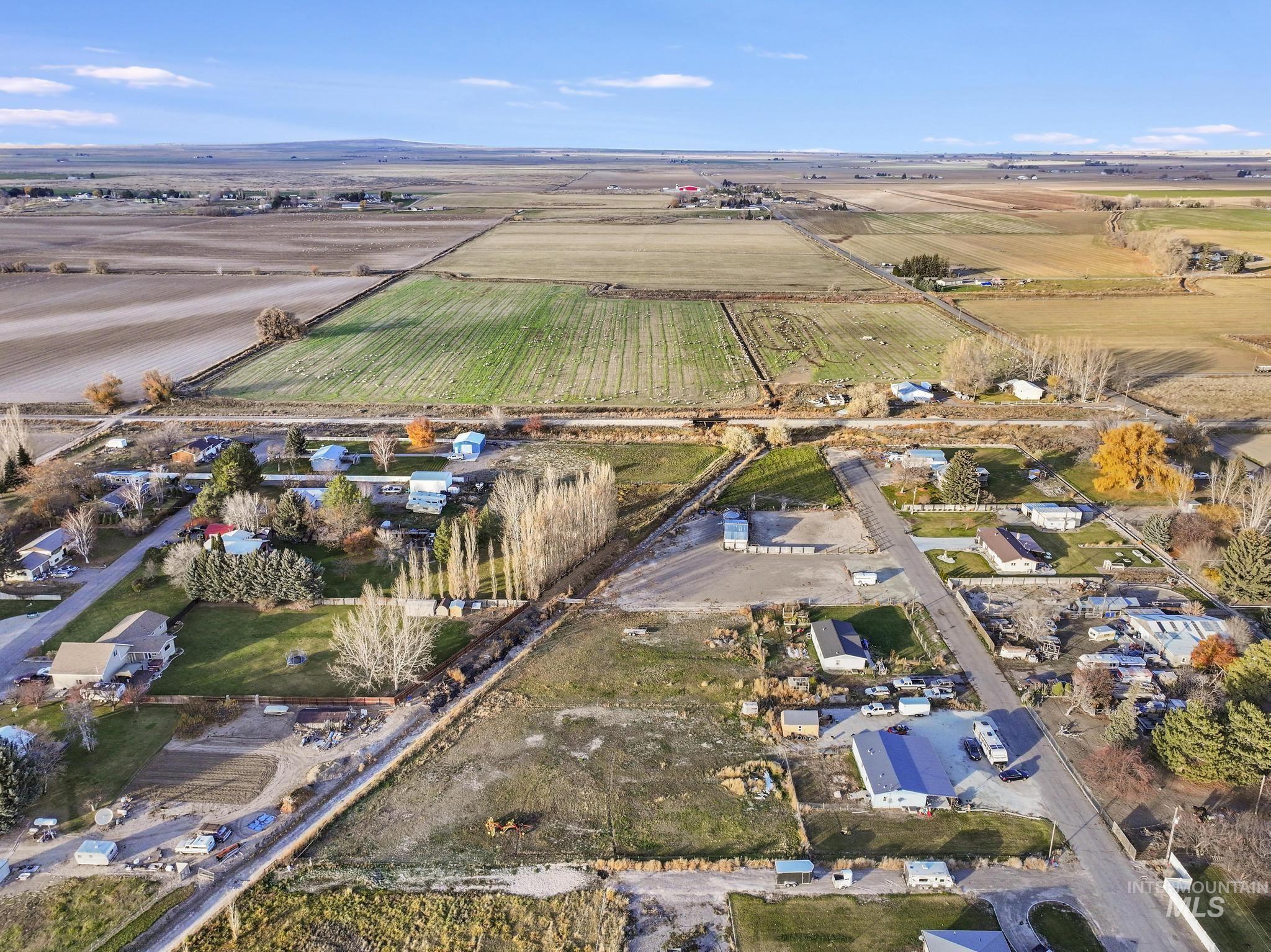 89 S 860 Road West, Paul, Idaho 83347-0000, 3 Bedrooms, 2 Bathrooms, Residential For Sale, Price $320,000, 98986133