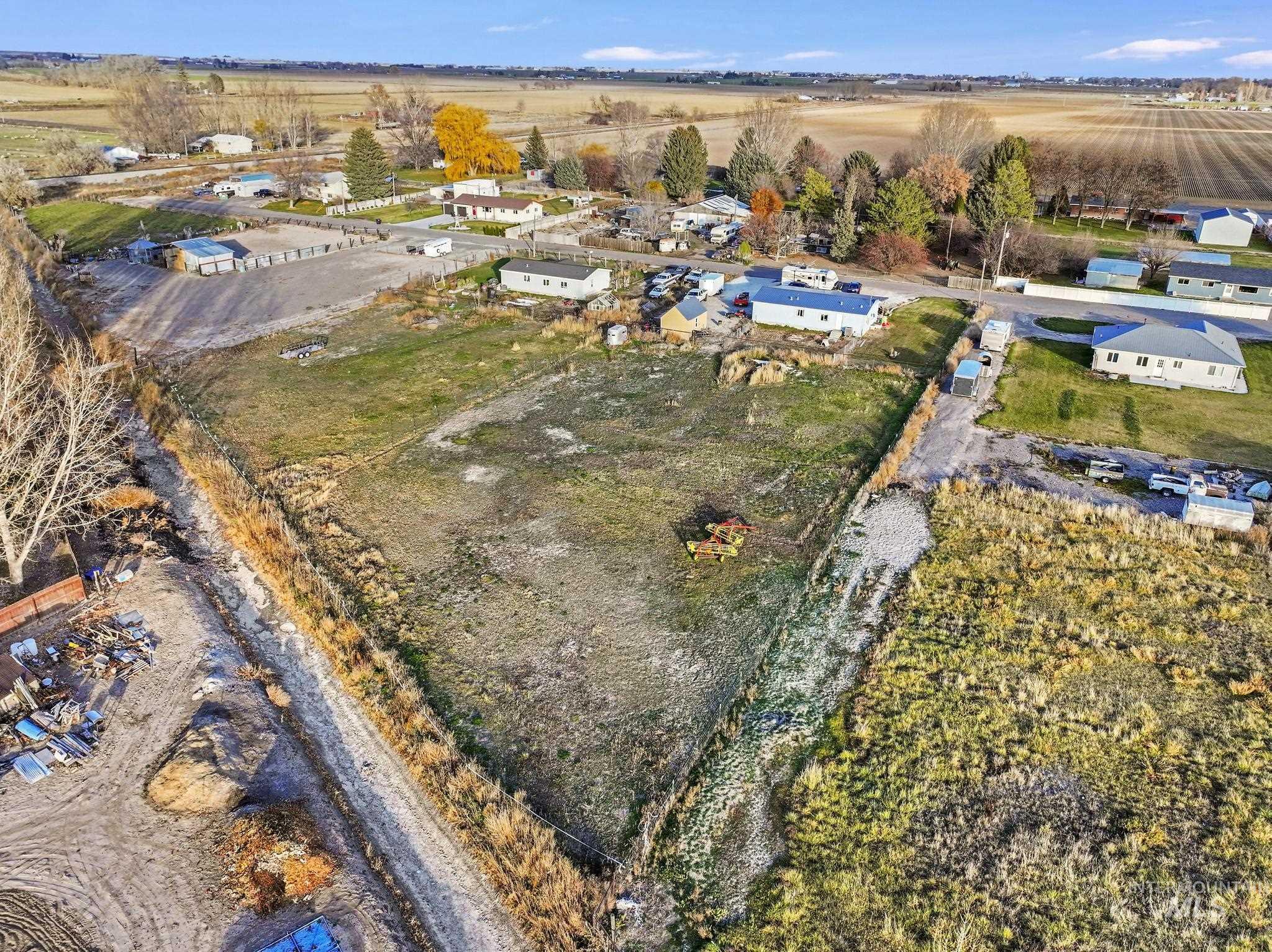 89 S 860 Road West, Paul, Idaho 83347-0000, 3 Bedrooms, 2 Bathrooms, Residential For Sale, Price $320,000, 98986133