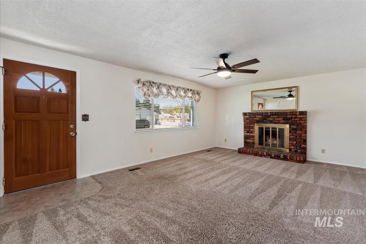 580 E Amanita St, Eagle, Idaho 83616-0000, 3 Bedrooms, 2 Bathrooms, Residential For Sale, Price $446,950,MLS 98986134