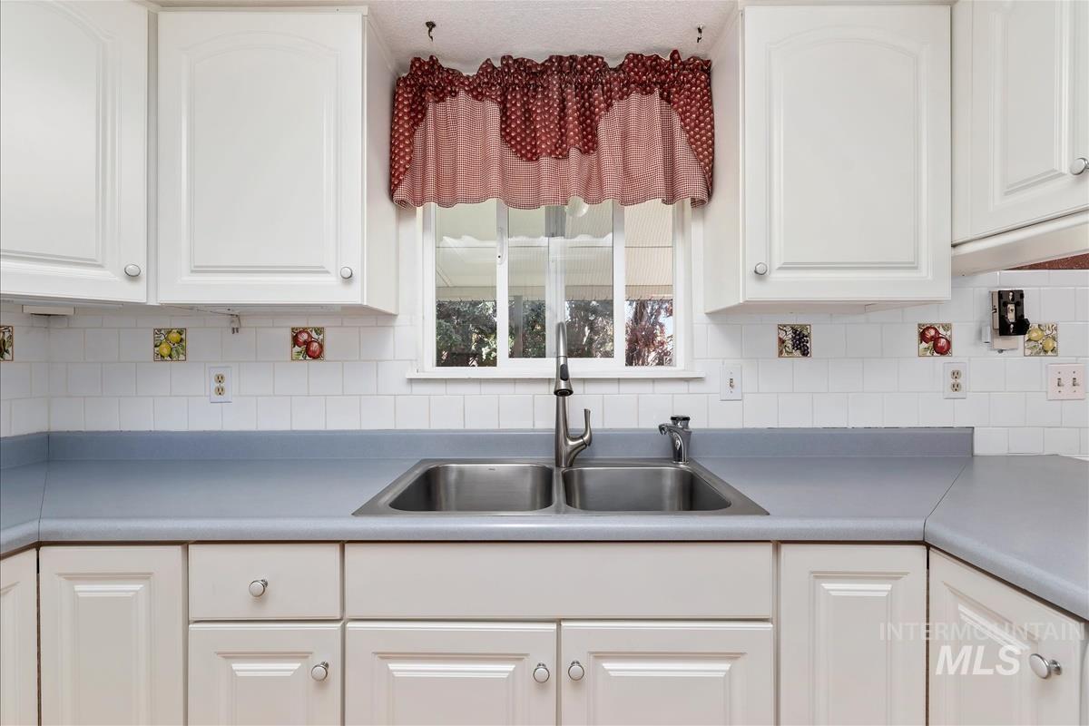 580 E Amanita St, Eagle, Idaho 83616-0000, 3 Bedrooms, 2 Bathrooms, Residential For Sale, Price $446,950,MLS 98986134