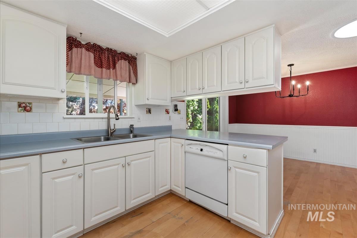 580 E Amanita St, Eagle, Idaho 83616-0000, 3 Bedrooms, 2 Bathrooms, Residential For Sale, Price $446,950,MLS 98986134