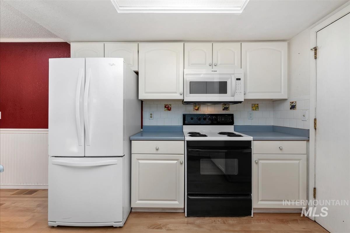 580 E Amanita St, Eagle, Idaho 83616-0000, 3 Bedrooms, 2 Bathrooms, Residential For Sale, Price $446,950,MLS 98986134