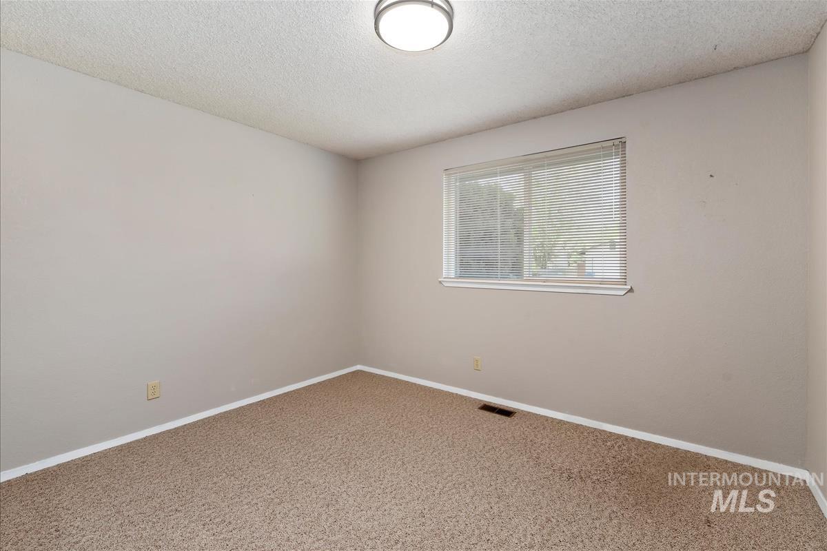 580 E Amanita St, Eagle, Idaho 83616-0000, 3 Bedrooms, 2 Bathrooms, Residential For Sale, Price $446,950,MLS 98986134