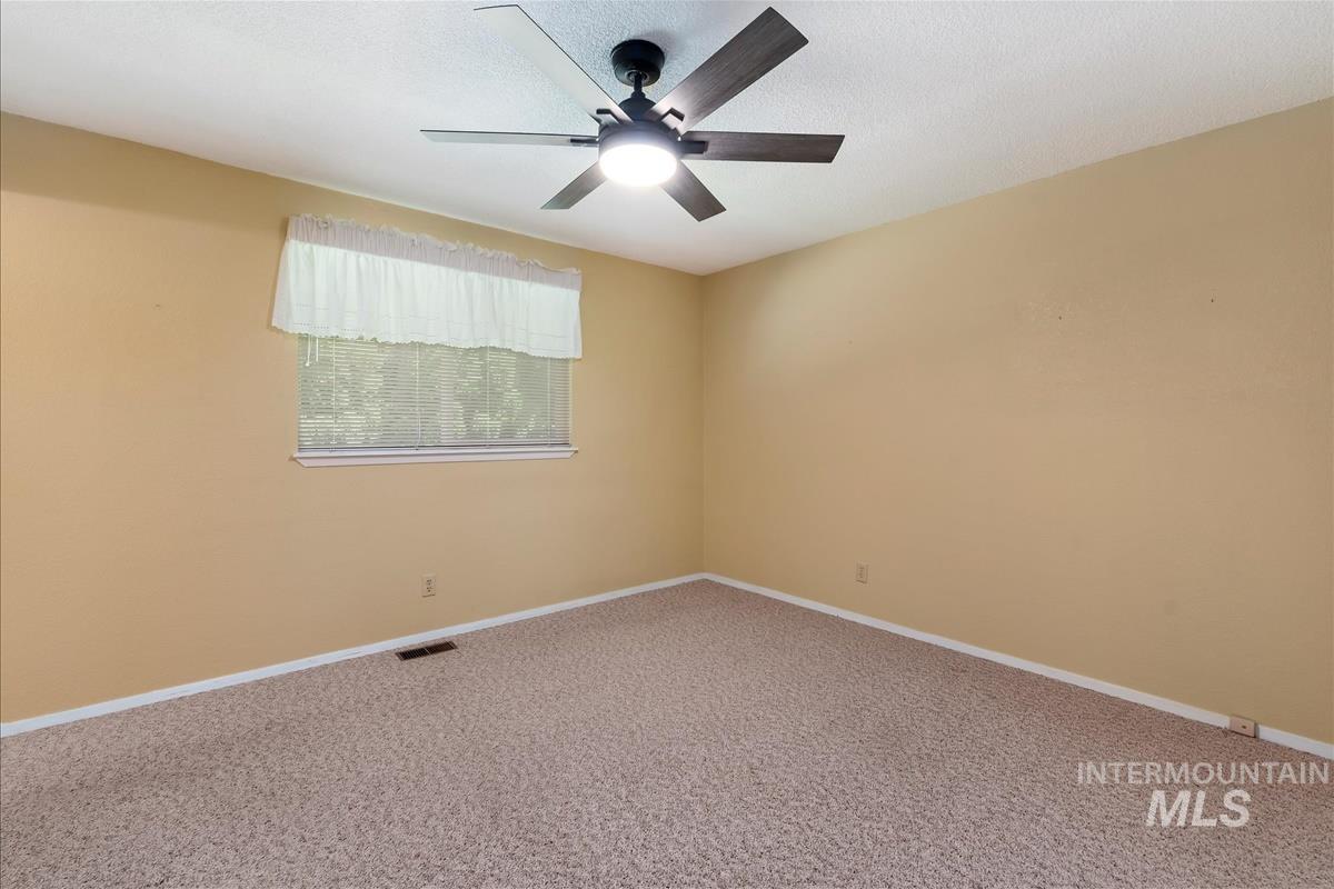 580 E Amanita St, Eagle, Idaho 83616-0000, 3 Bedrooms, 2 Bathrooms, Residential For Sale, Price $446,950,MLS 98986134