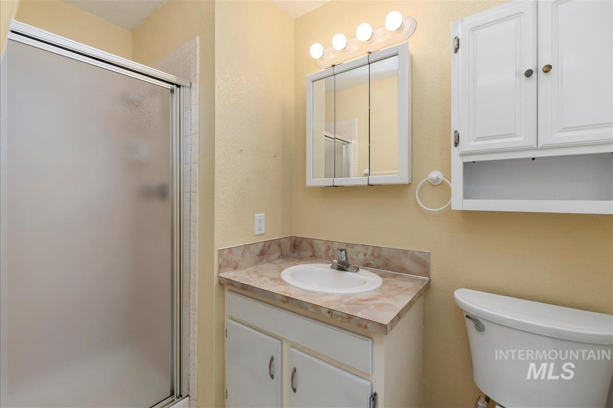 580 E Amanita St, Eagle, Idaho 83616-0000, 3 Bedrooms, 2 Bathrooms, Residential For Sale, Price $446,950,MLS 98986134