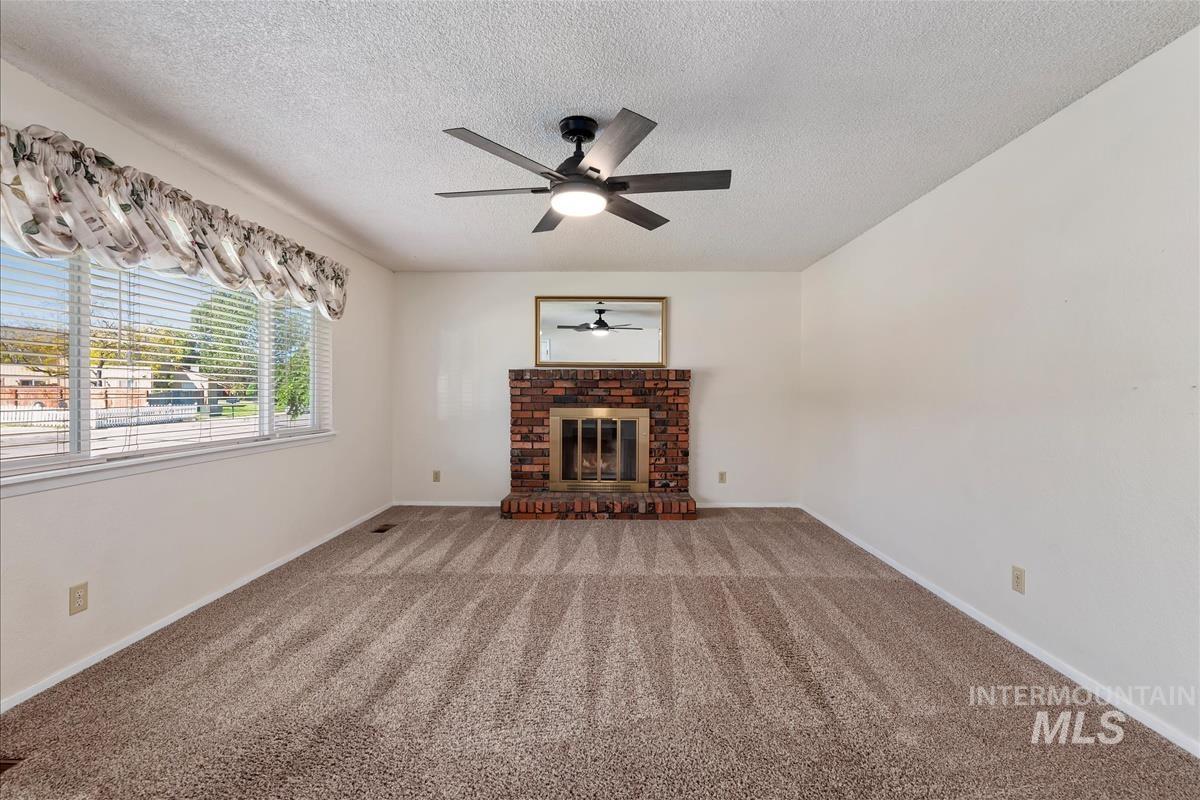 580 E Amanita St, Eagle, Idaho 83616-0000, 3 Bedrooms, 2 Bathrooms, Residential For Sale, Price $446,950,MLS 98986134