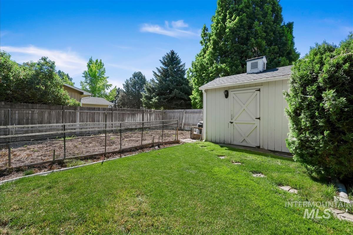 580 E Amanita St, Eagle, Idaho 83616-0000, 3 Bedrooms, 2 Bathrooms, Residential For Sale, Price $446,950,MLS 98986134
