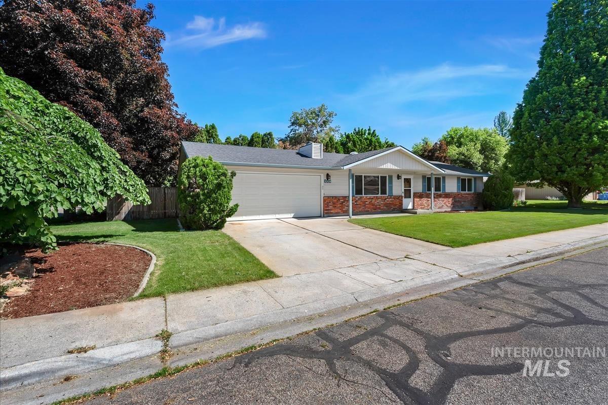 580 E Amanita St, Eagle, Idaho 83616-0000, 3 Bedrooms, 2 Bathrooms, Residential For Sale, Price $446,950,MLS 98986134
