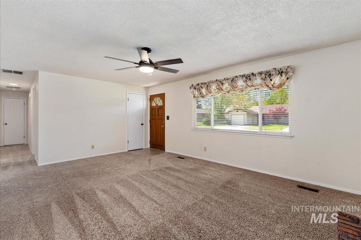 580 E Amanita St, Eagle, Idaho 83616-0000, 3 Bedrooms, 2 Bathrooms, Residential For Sale, Price $446,950,MLS 98986134