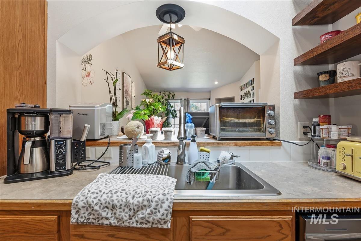 98 E Waterbury Ln, Meridian, Idaho 83646, 2 Bedrooms, 2 Bathrooms, Residential For Sale, Price $305,000, 98986138