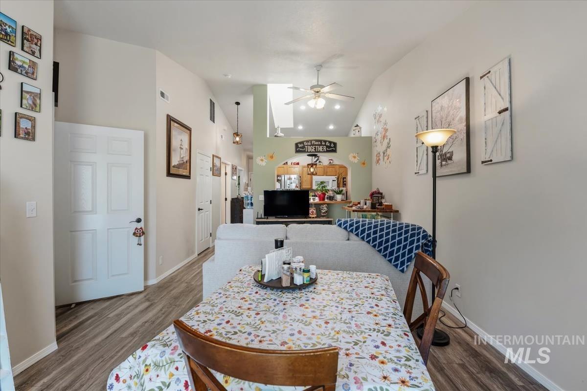 98 E Waterbury Ln, Meridian, Idaho 83646, 2 Bedrooms, 2 Bathrooms, Residential For Sale, Price $305,000, 98986138