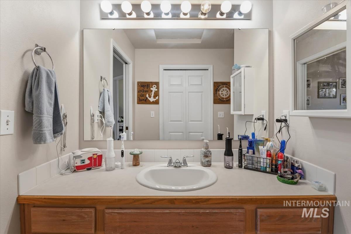 98 E Waterbury Ln, Meridian, Idaho 83646, 2 Bedrooms, 2 Bathrooms, Residential For Sale, Price $305,000, 98986138
