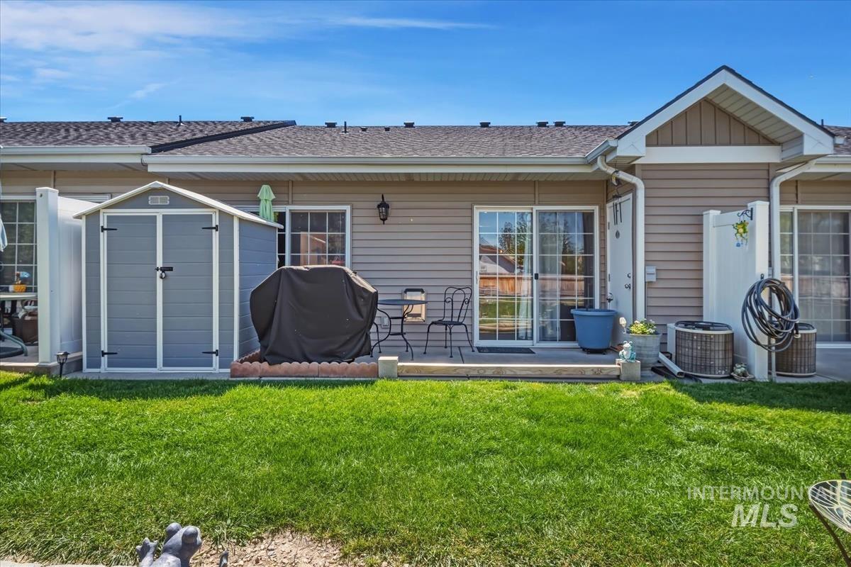 98 E Waterbury Ln, Meridian, Idaho 83646, 2 Bedrooms, 2 Bathrooms, Residential For Sale, Price $305,000, 98986138