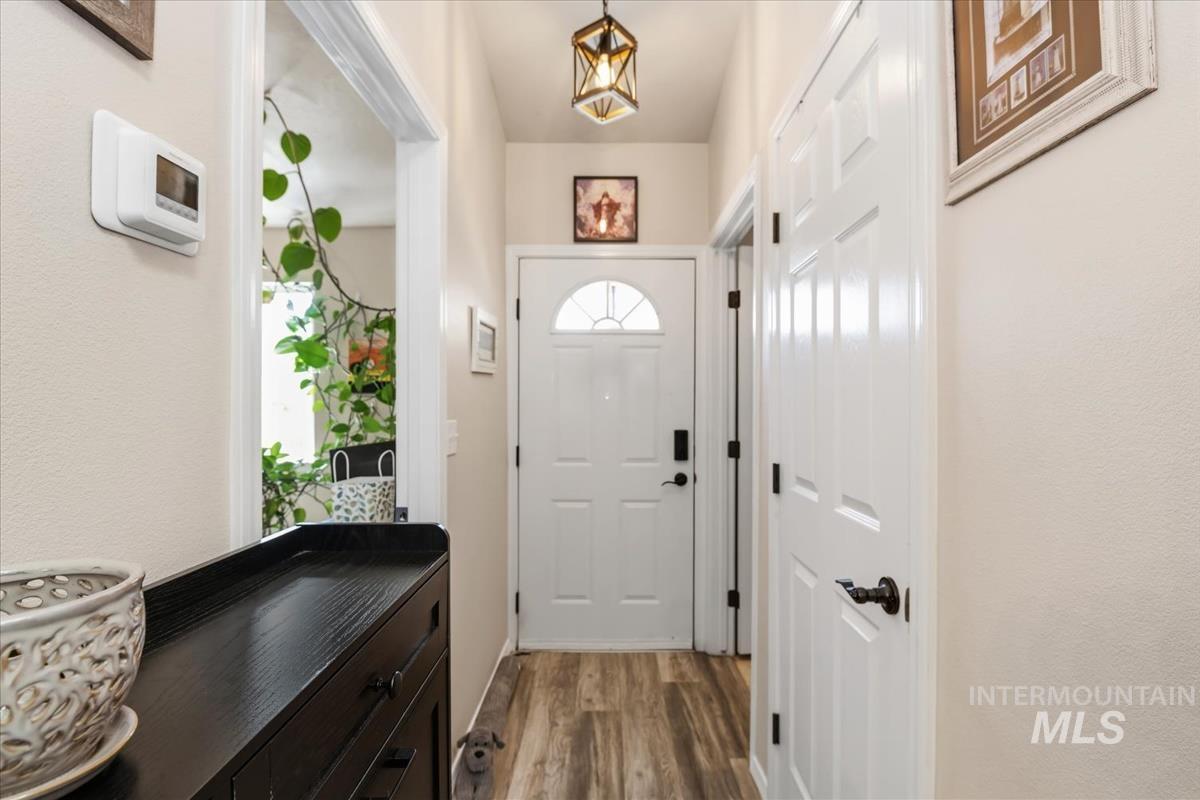 98 E Waterbury Ln, Meridian, Idaho 83646, 2 Bedrooms, 2 Bathrooms, Residential For Sale, Price $305,000, 98986138