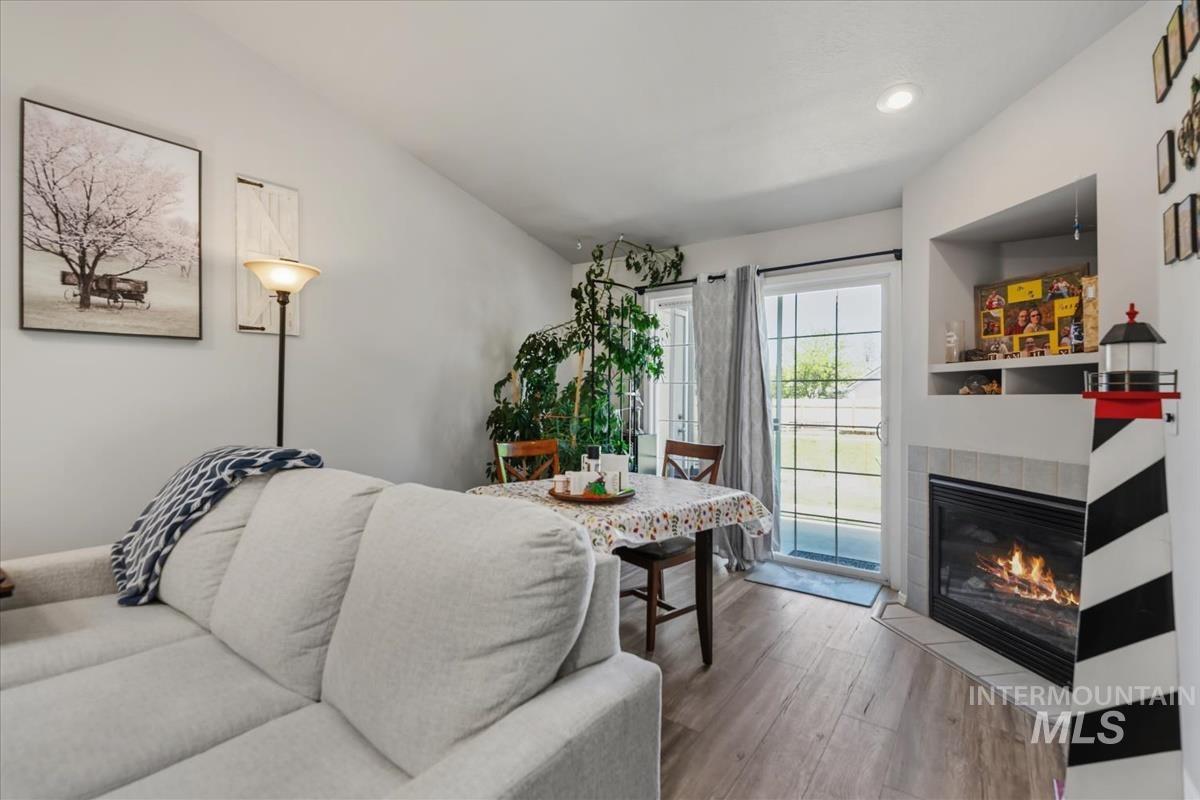 98 E Waterbury Ln, Meridian, Idaho 83646, 2 Bedrooms, 2 Bathrooms, Residential For Sale, Price $305,000, 98986138