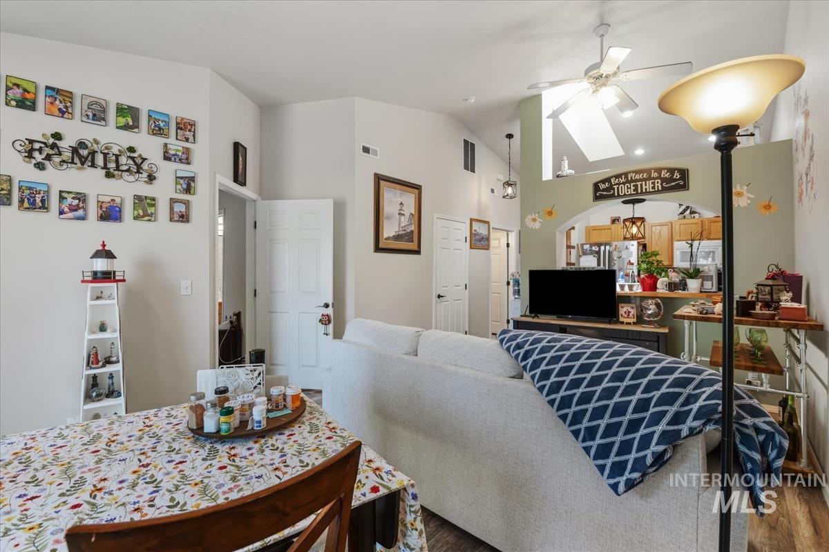 98 E Waterbury Ln, Meridian, Idaho 83646, 2 Bedrooms, 2 Bathrooms, Residential For Sale, Price $305,000, 98986138