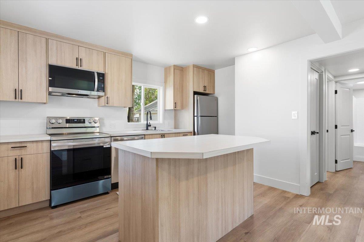 312 Sherman, Nampa, Idaho 83651, 2 Bedrooms, 1 Bathroom, Residential For Sale, Price $327,000, 98986139