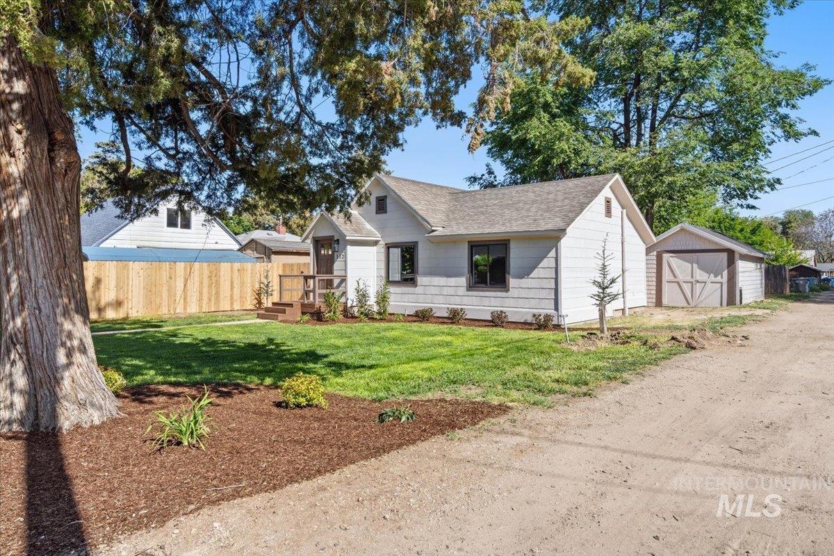 312 Sherman, Nampa, Idaho 83651, 2 Bedrooms, 1 Bathroom, Residential For Sale, Price $327,000, 98986139