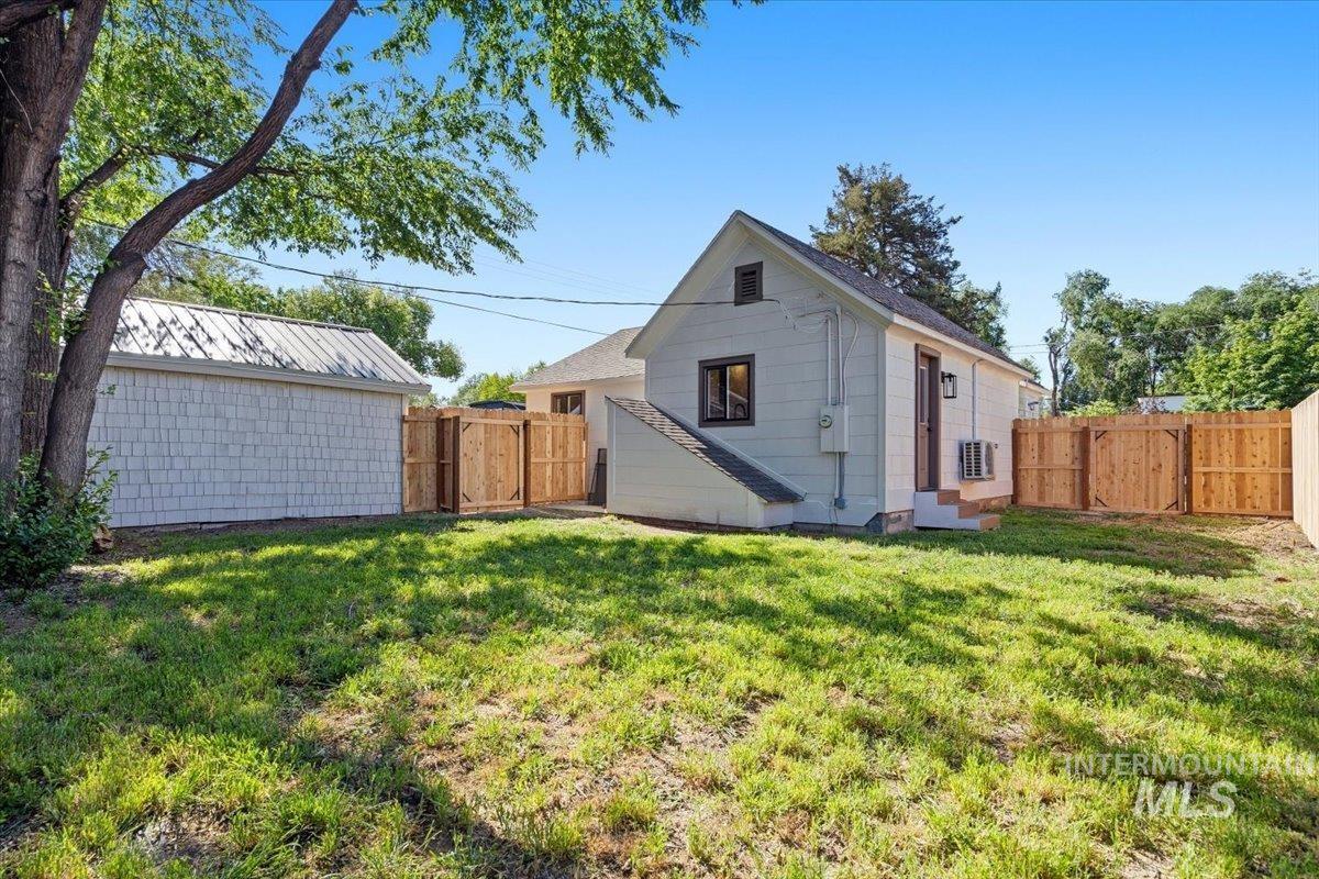 312 Sherman, Nampa, Idaho 83651, 2 Bedrooms, 1 Bathroom, Residential For Sale, Price $327,000, 98986139