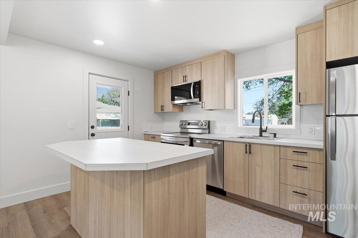 312 Sherman, Nampa, Idaho 83651, 2 Bedrooms, 1 Bathroom, Residential For Sale, Price $327,000, 98986139