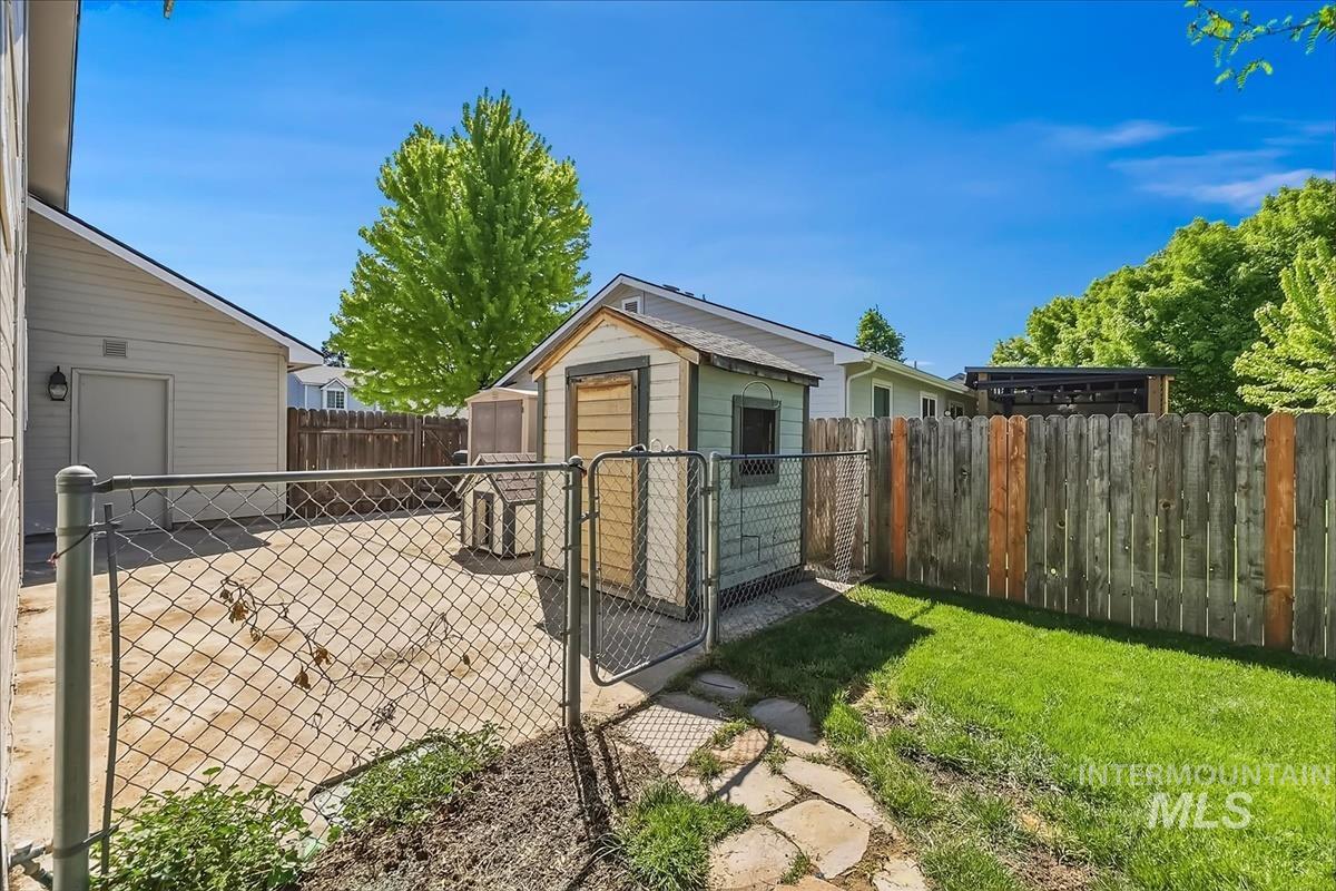 603 N Flauson Ave, Kuna, Idaho 83634, 3 Bedrooms, 2 Bathrooms, Residential For Sale, Price $359,900,MLS 98986140