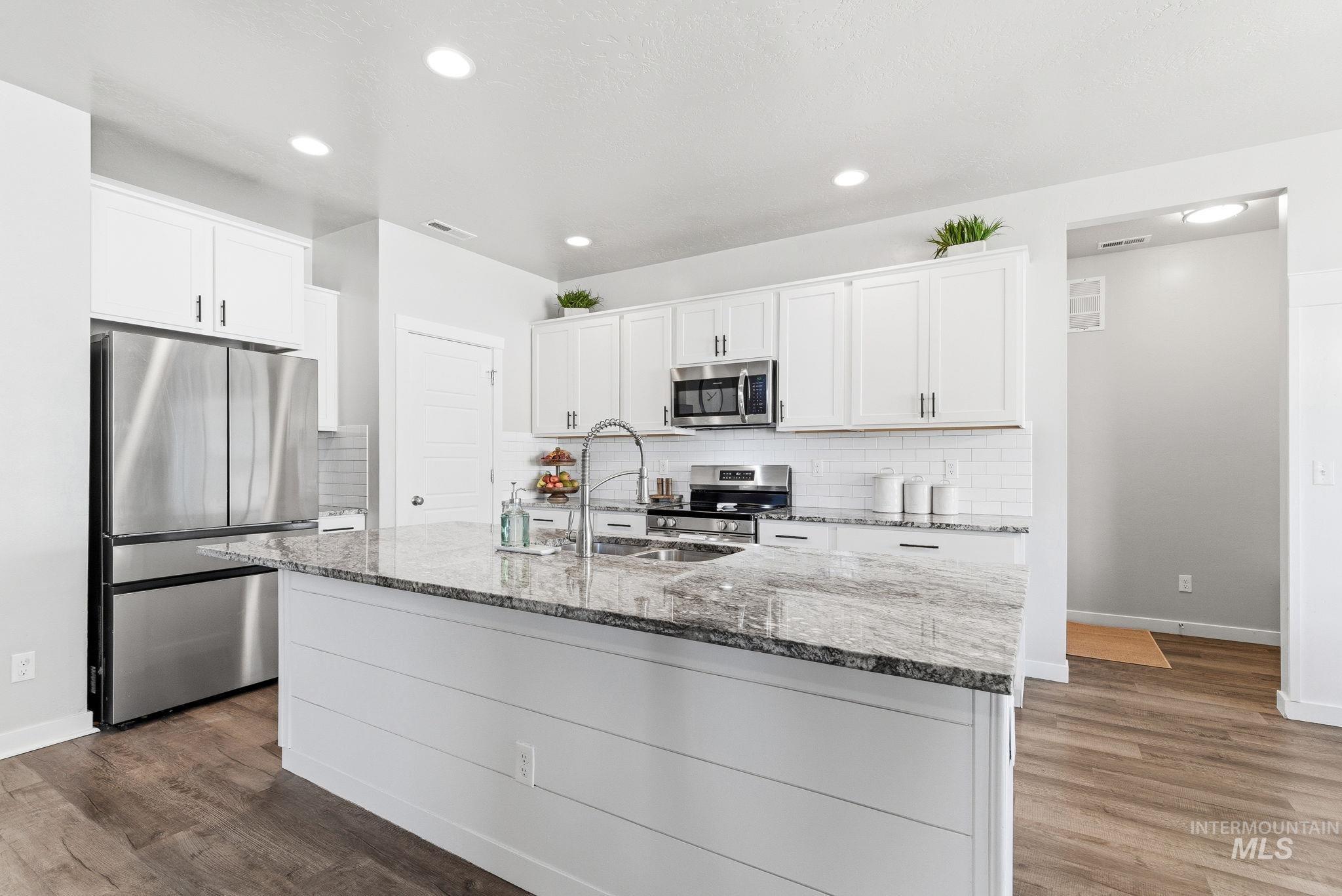 3212 S Caesar Pl, Meridian, Idaho 83642, 5 Bedrooms, 2.5 Bathrooms, Residential For Sale, Price $589,900, 98986141