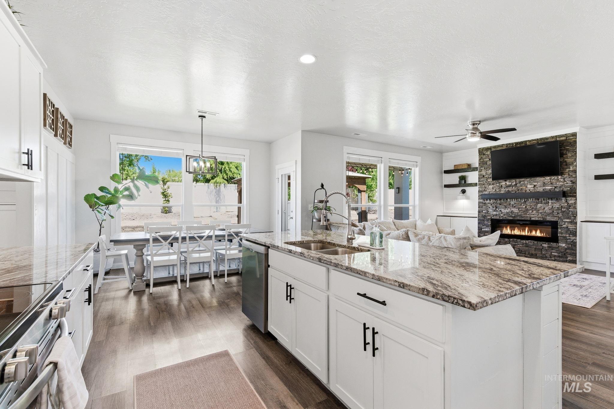 3212 S Caesar Pl, Meridian, Idaho 83642, 5 Bedrooms, 2.5 Bathrooms, Residential For Sale, Price $589,900, 98986141