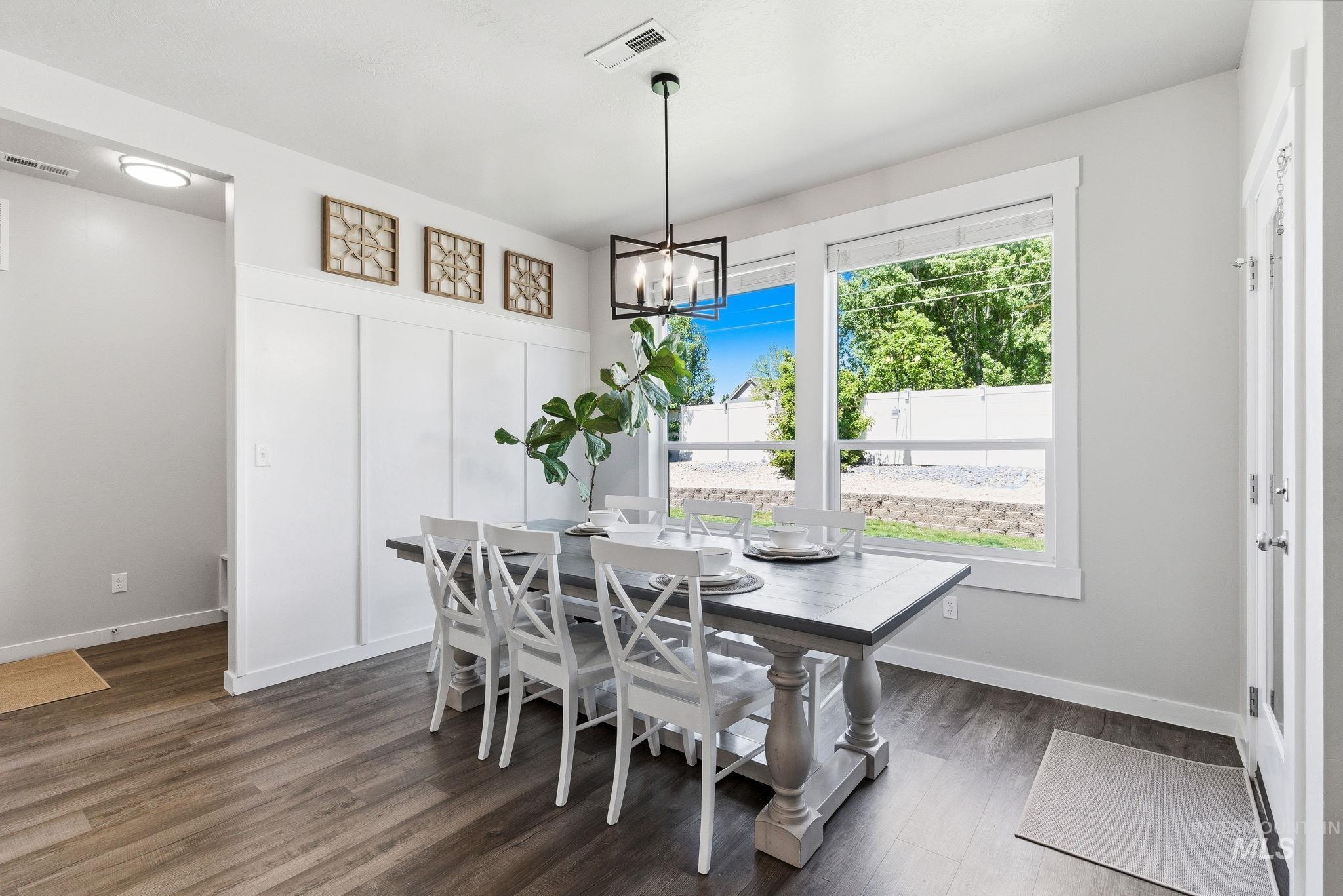 3212 S Caesar Pl, Meridian, Idaho 83642, 5 Bedrooms, 2.5 Bathrooms, Residential For Sale, Price $589,900, 98986141