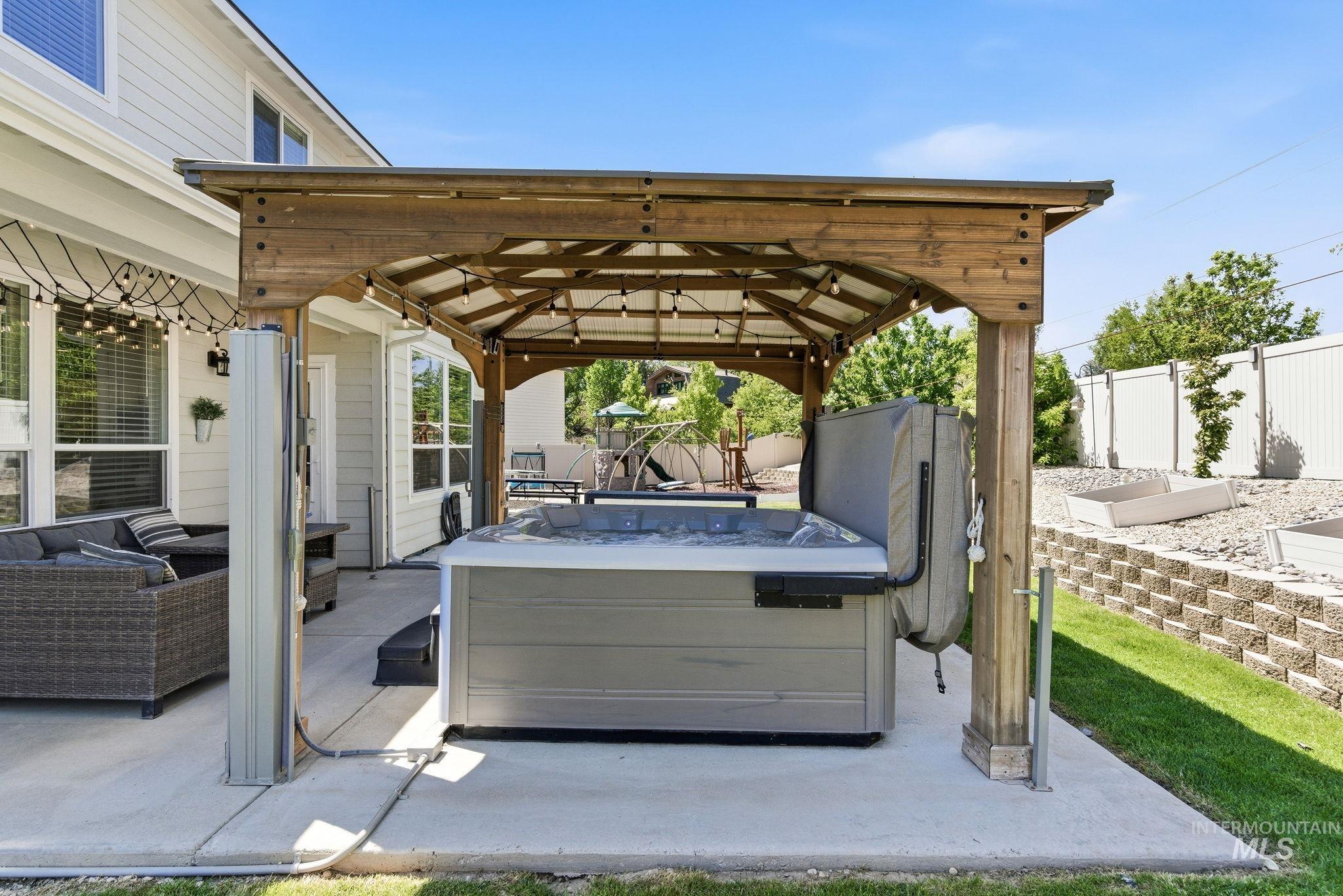3212 S Caesar Pl, Meridian, Idaho 83642, 5 Bedrooms, 2.5 Bathrooms, Residential For Sale, Price $589,900, 98986141