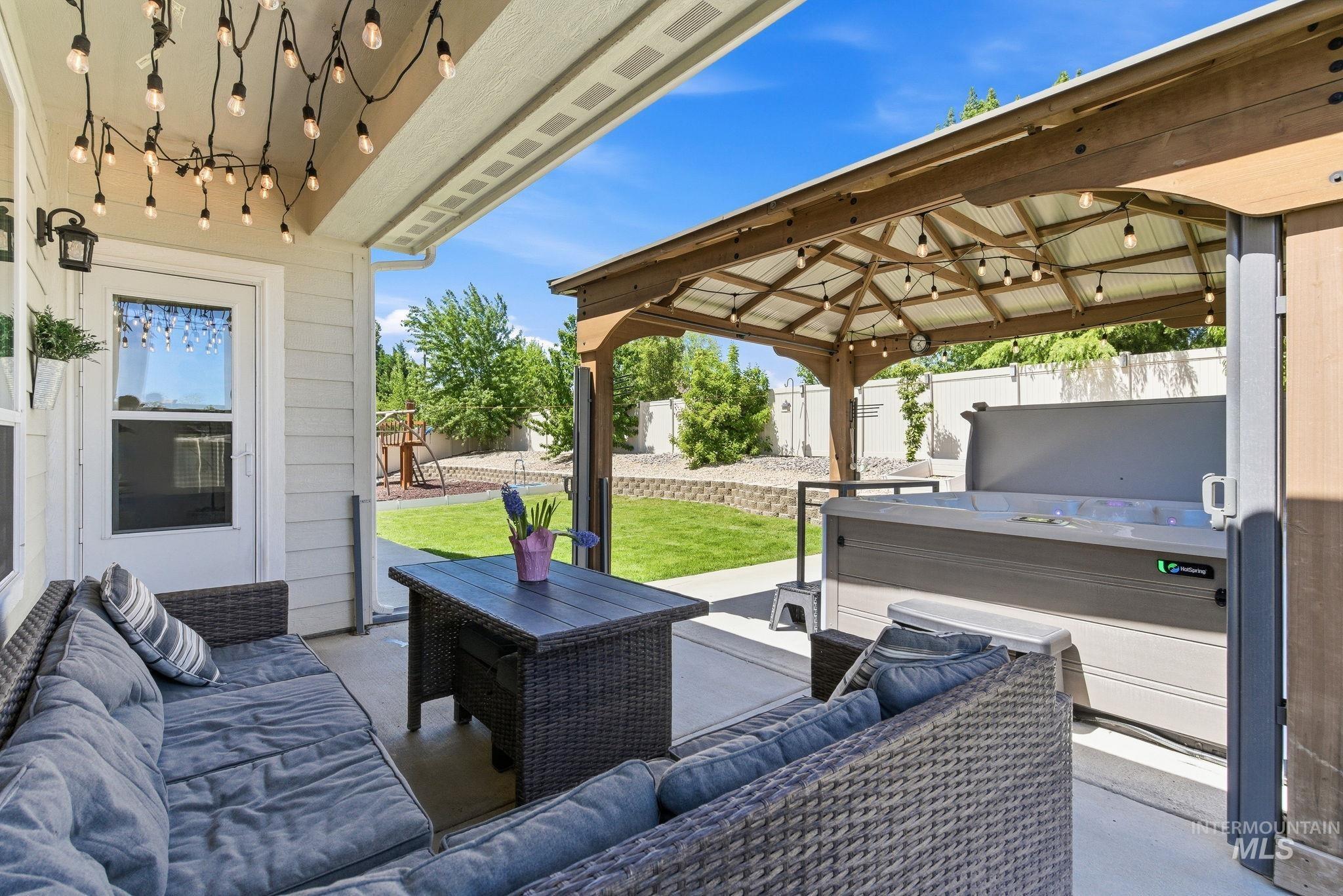 3212 S Caesar Pl, Meridian, Idaho 83642, 5 Bedrooms, 2.5 Bathrooms, Residential For Sale, Price $589,900, 98986141
