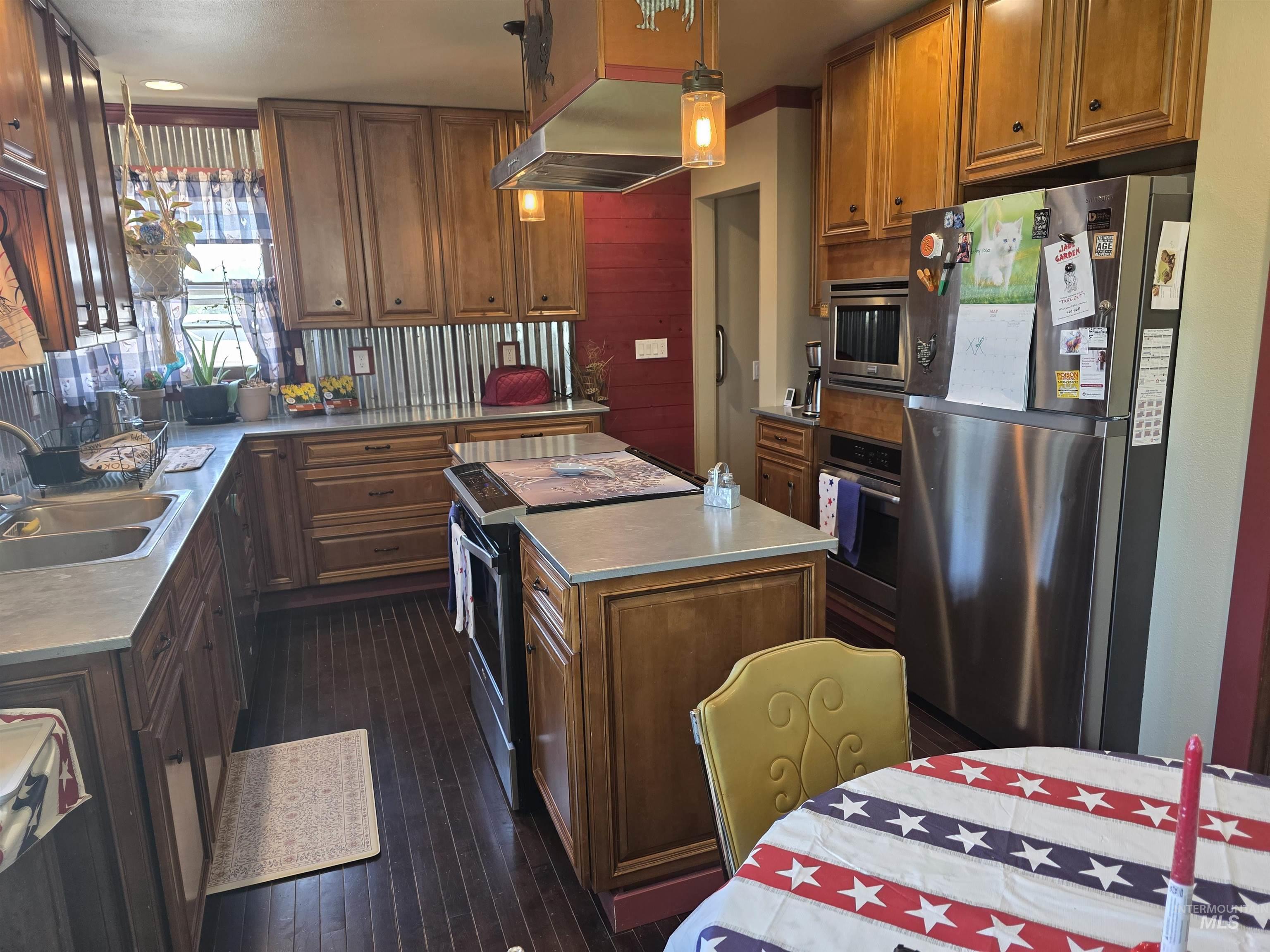 811 S Florence, Nampa, Idaho 83686, 4 Bedrooms, 2 Bathrooms, Residential For Sale, Price $545,000, 98986142