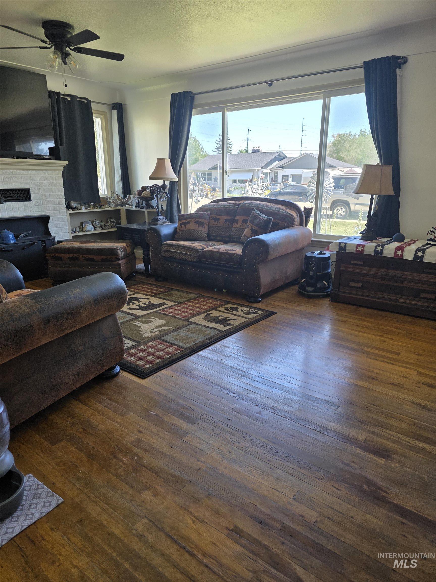 811 S Florence, Nampa, Idaho 83686, 4 Bedrooms, 2 Bathrooms, Residential For Sale, Price $545,000, 98986142