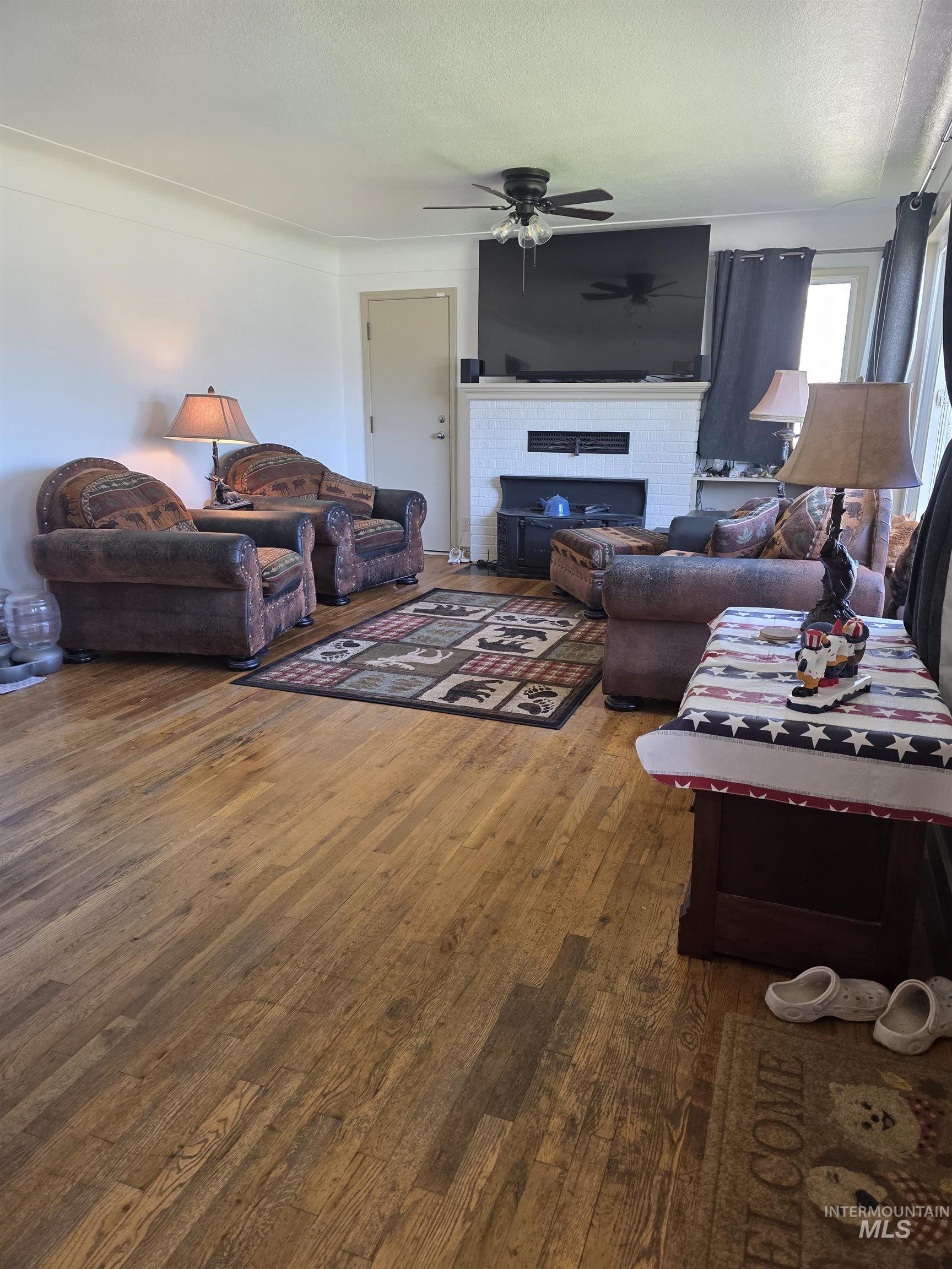 811 S Florence, Nampa, Idaho 83686, 4 Bedrooms, 2 Bathrooms, Residential For Sale, Price $545,000, 98986142
