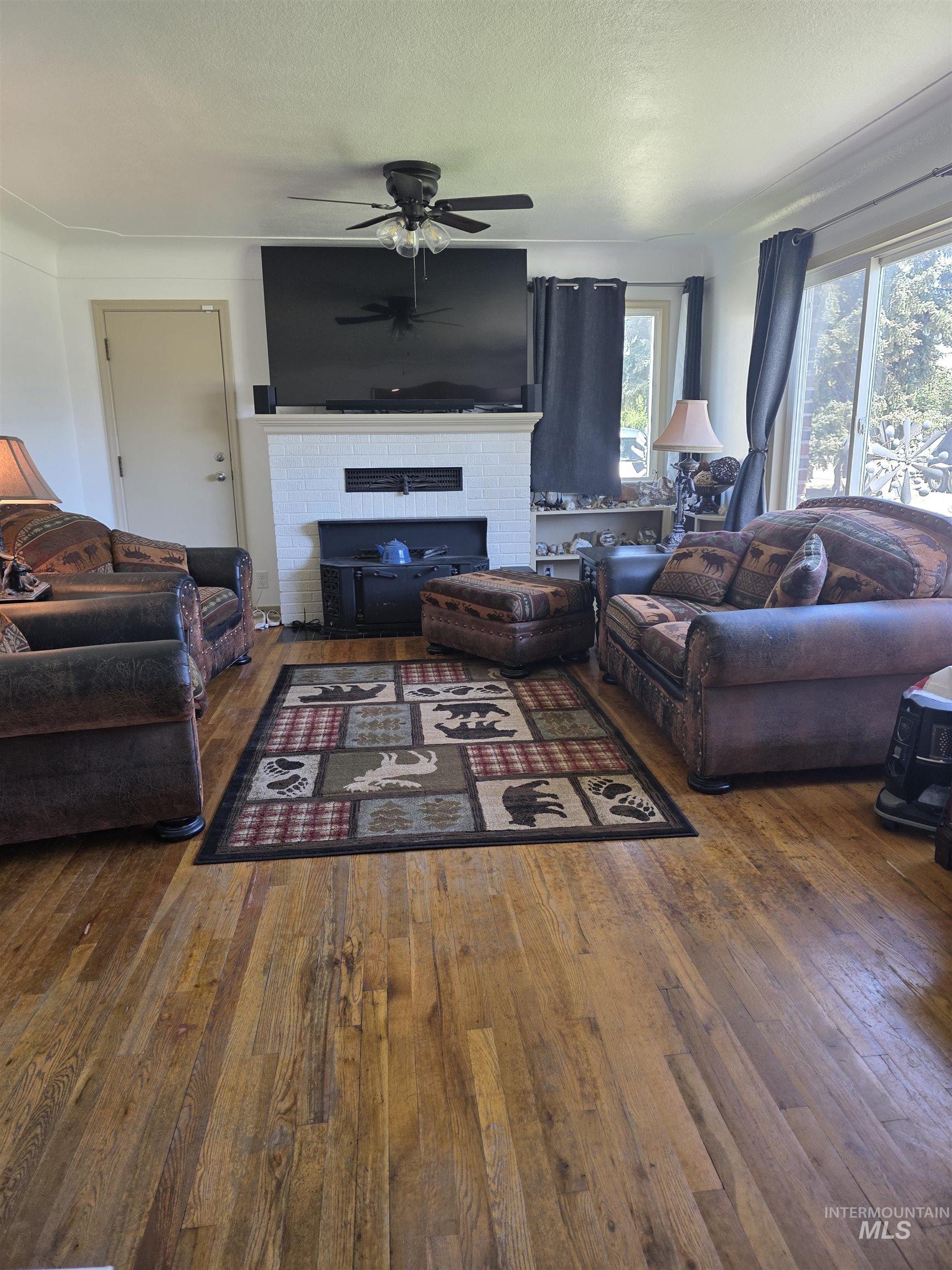 811 S Florence, Nampa, Idaho 83686, 4 Bedrooms, 2 Bathrooms, Residential For Sale, Price $545,000, 98986142