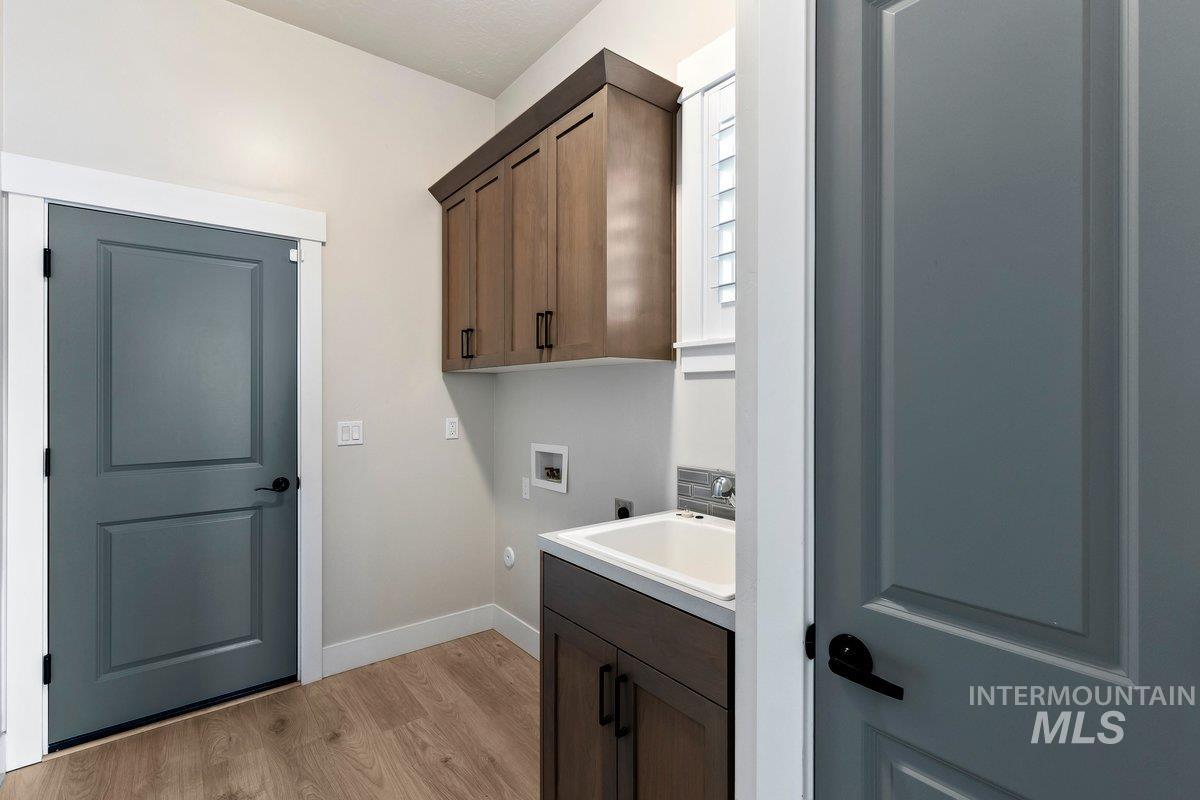 4602 S Selatir Way, Meridian, Idaho 83642, 3 Bedrooms, 2 Bathrooms, Residential For Sale, Price $610,000, 98986144