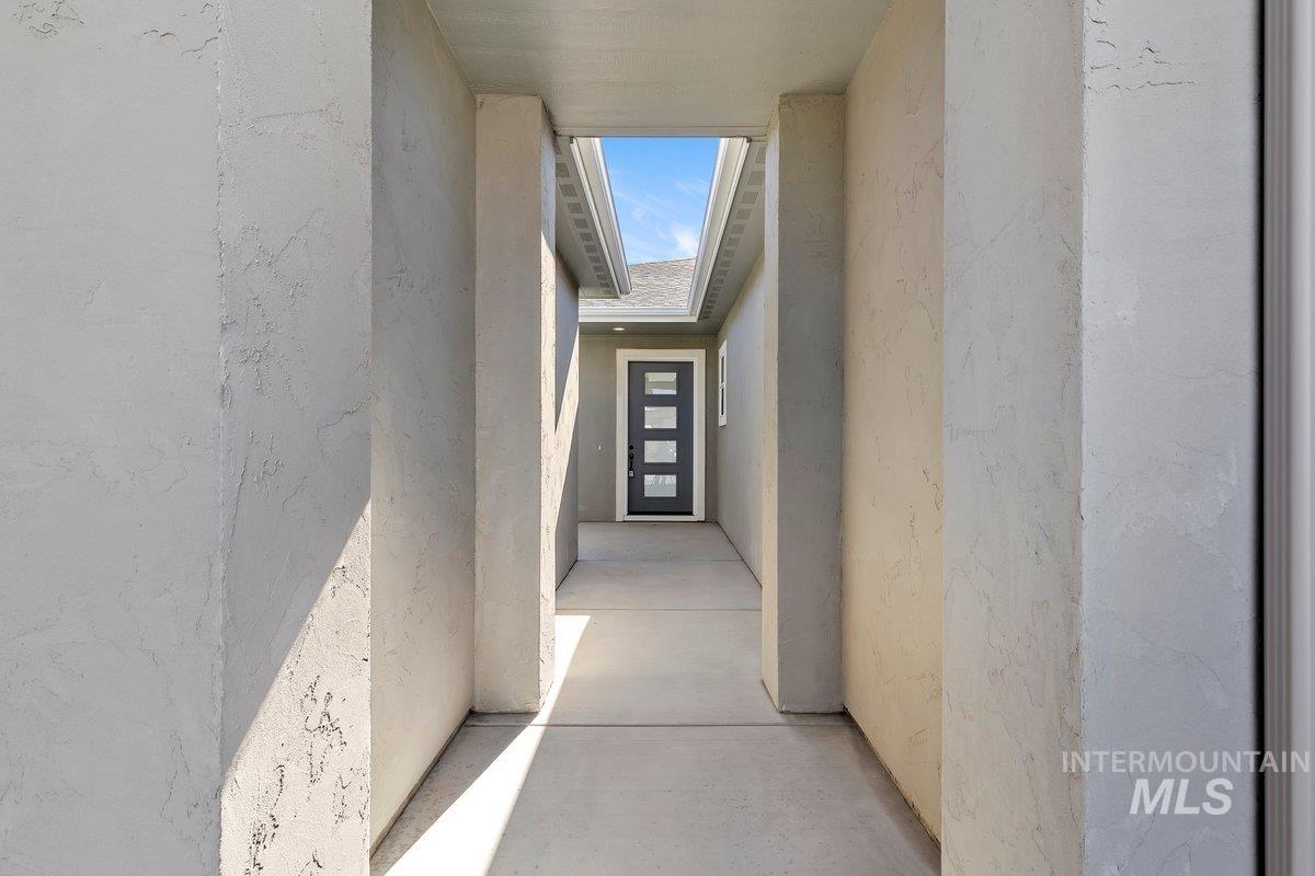 4602 S Selatir Way, Meridian, Idaho 83642, 3 Bedrooms, 2 Bathrooms, Residential For Sale, Price $610,000, 98986144