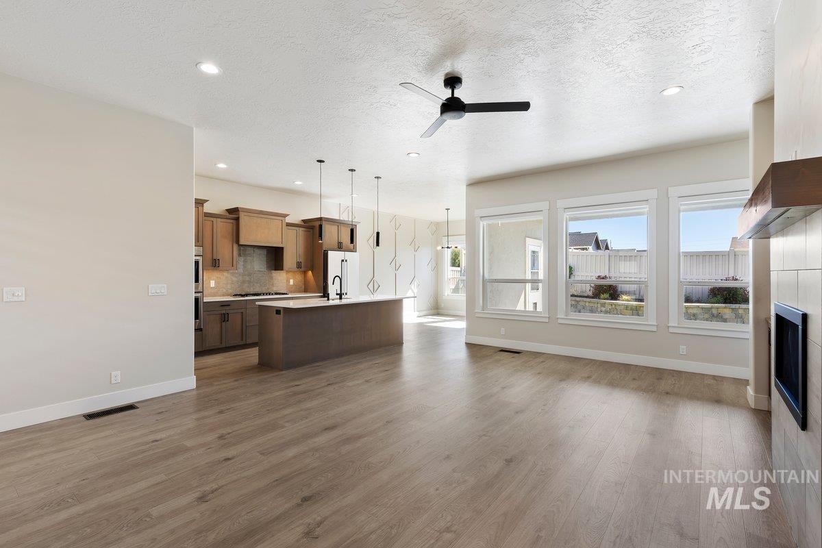 4602 S Selatir Way, Meridian, Idaho 83642, 3 Bedrooms, 2 Bathrooms, Residential For Sale, Price $610,000, 98986144