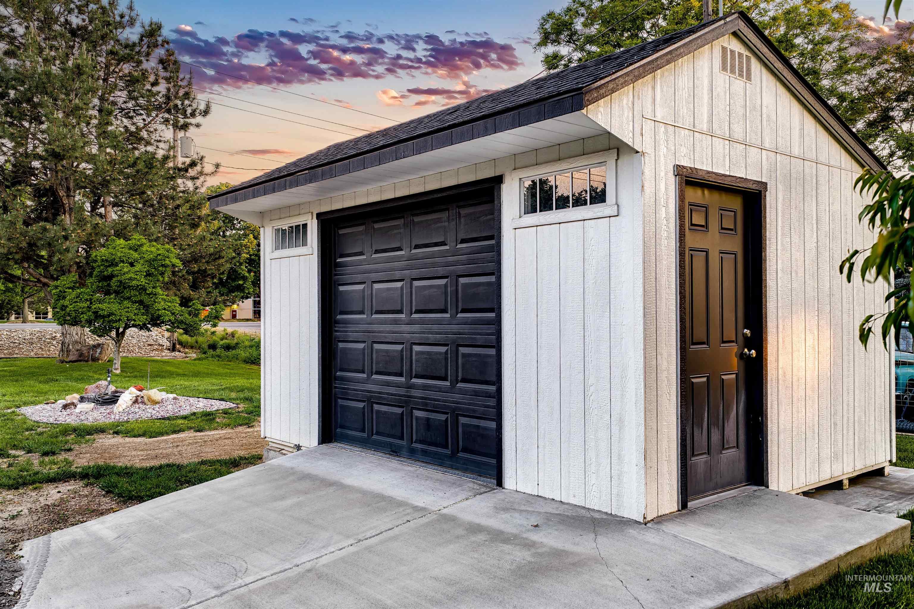 4230 E Chinden Blvd, Eagle, Idaho 83616-6483, 3 Bedrooms, 2 Bathrooms, Residential For Sale, Price $787,500, 98986145