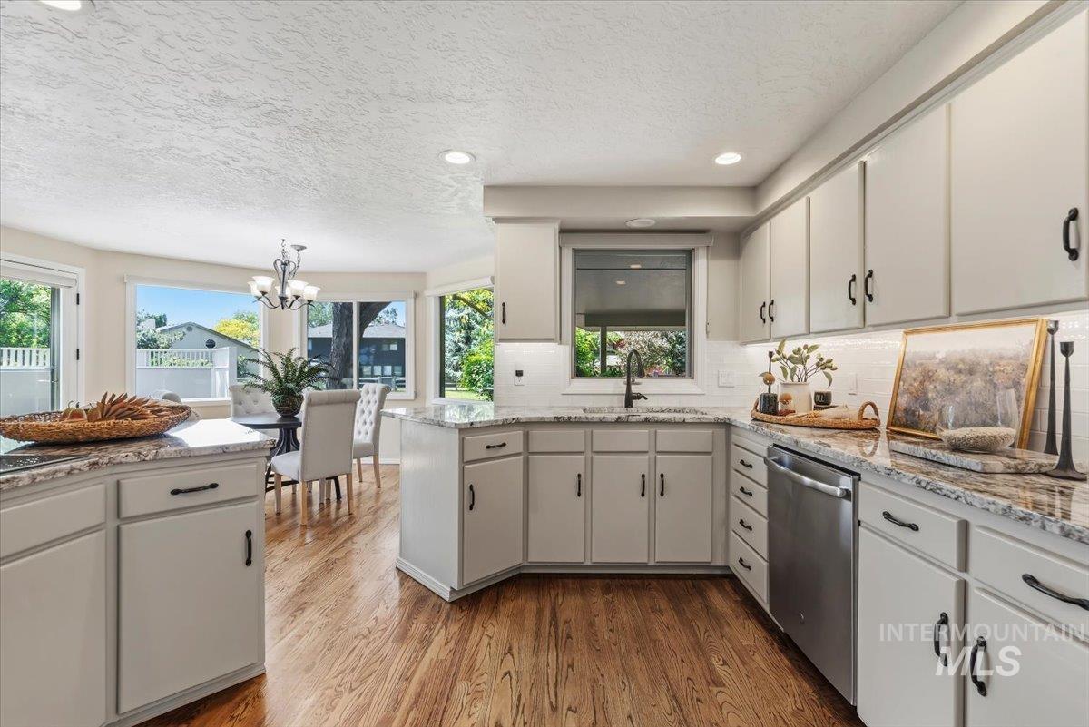 10070 Ironclad Court, Boise, Idaho 83704, 4 Bedrooms, 3 Bathrooms, Residential For Sale, Price $599,700, 98986146