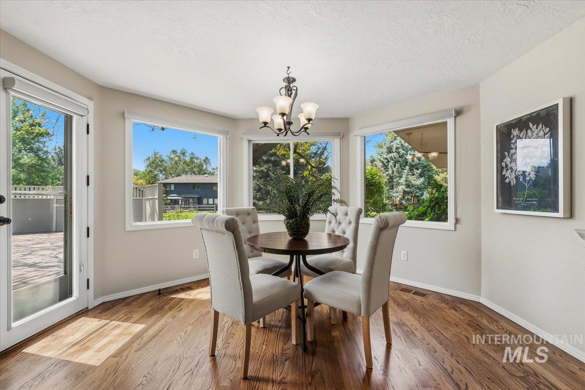 10070 Ironclad Court, Boise, Idaho 83704, 4 Bedrooms, 3 Bathrooms, Residential For Sale, Price $599,700, 98986146
