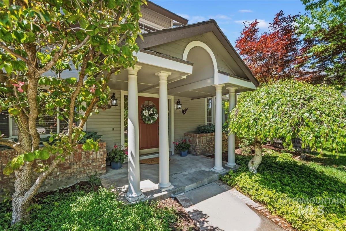 10070 Ironclad Court, Boise, Idaho 83704, 4 Bedrooms, 3 Bathrooms, Residential For Sale, Price $599,700, 98986146