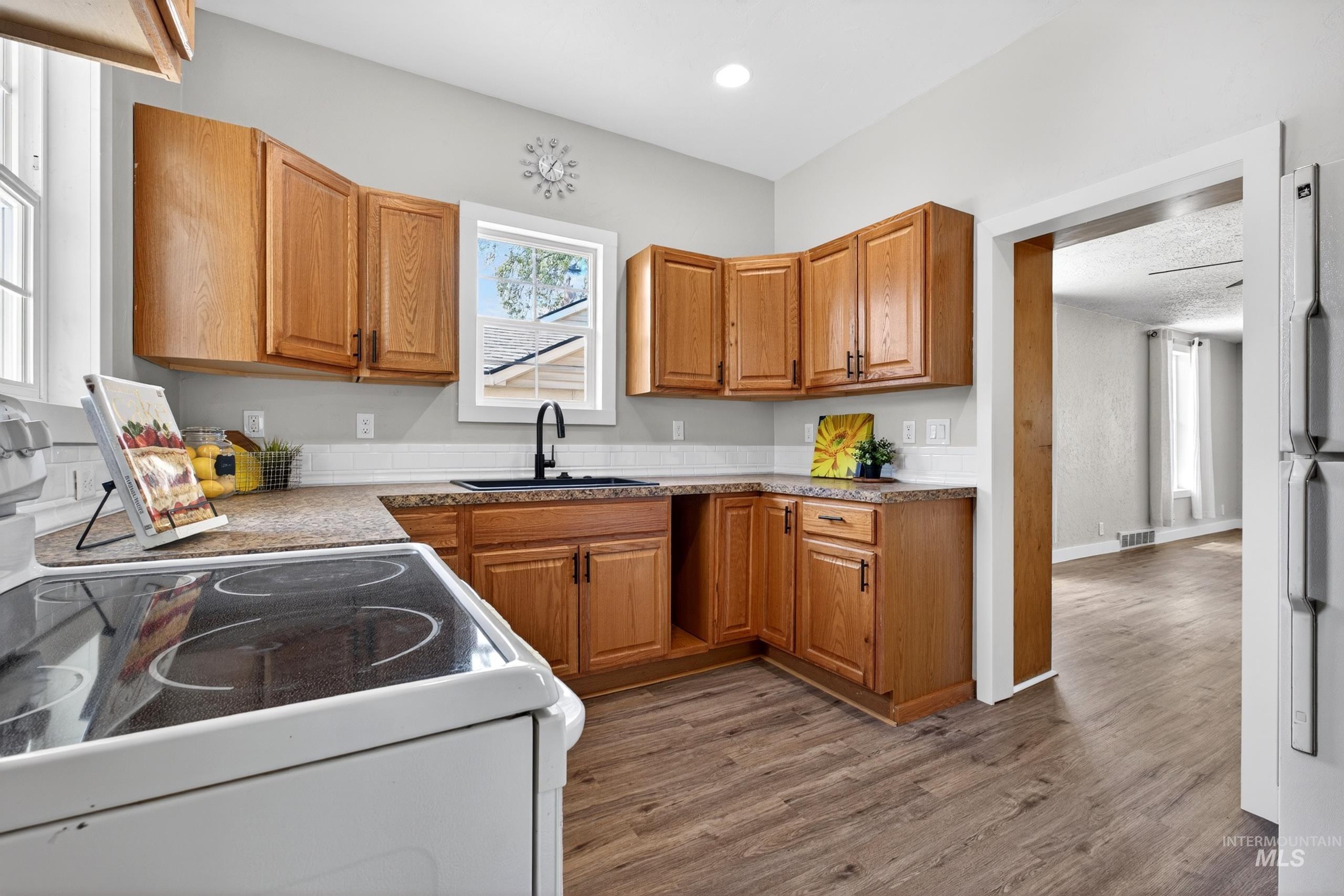 320 S Elder St, Nampa, Idaho 83686, 2 Bedrooms, 1 Bathroom, Residential For Sale, Price $324,900, 98986147