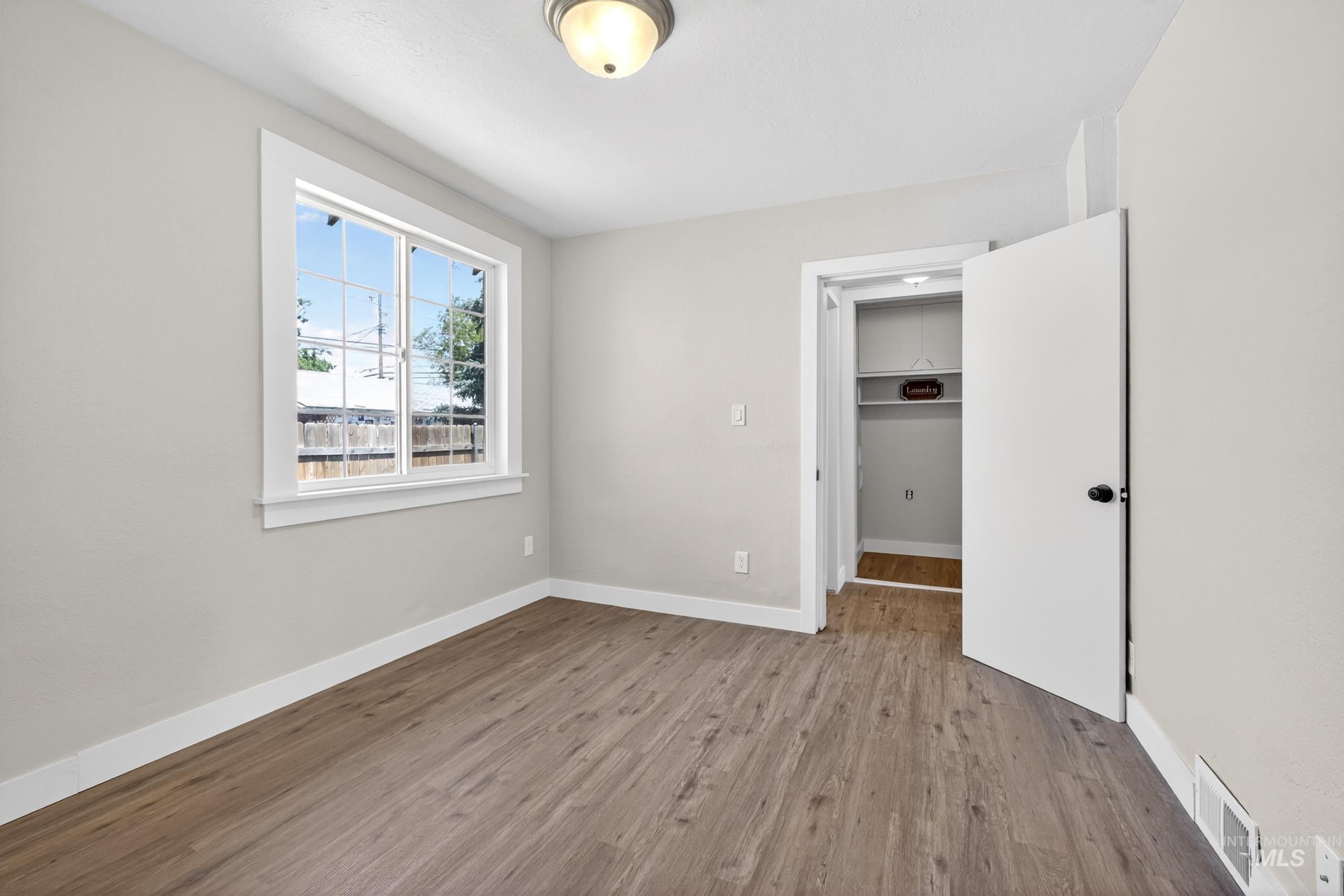 320 S Elder St, Nampa, Idaho 83686, 2 Bedrooms, 1 Bathroom, Residential For Sale, Price $324,900, 98986147