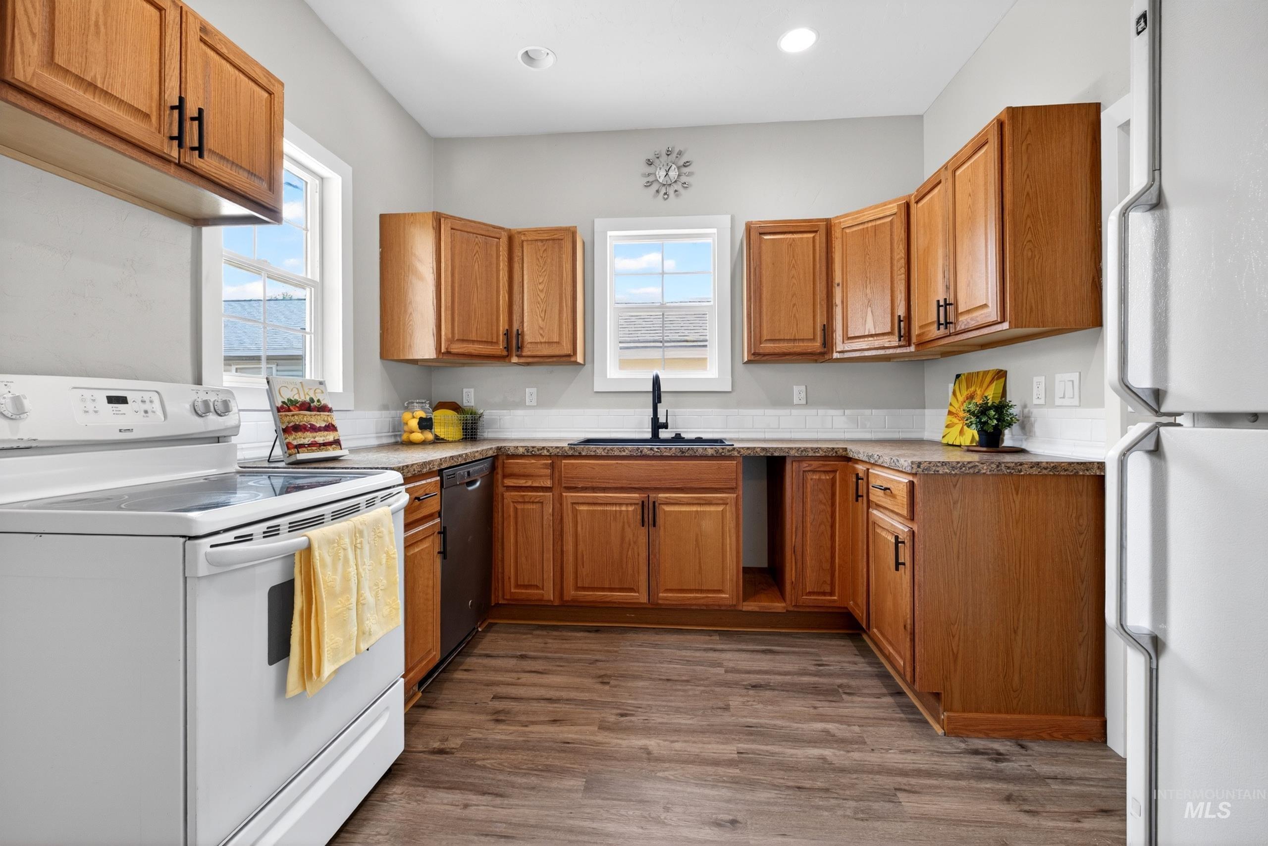 320 S Elder St, Nampa, Idaho 83686, 2 Bedrooms, 1 Bathroom, Residential For Sale, Price $324,900, 98986147