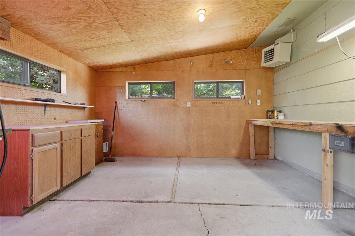 8315 W Valley View Dr, Boise, Idaho 83704, 4 Bedrooms, 2 Bathrooms, Residential For Sale, Price $600,000, 98986149