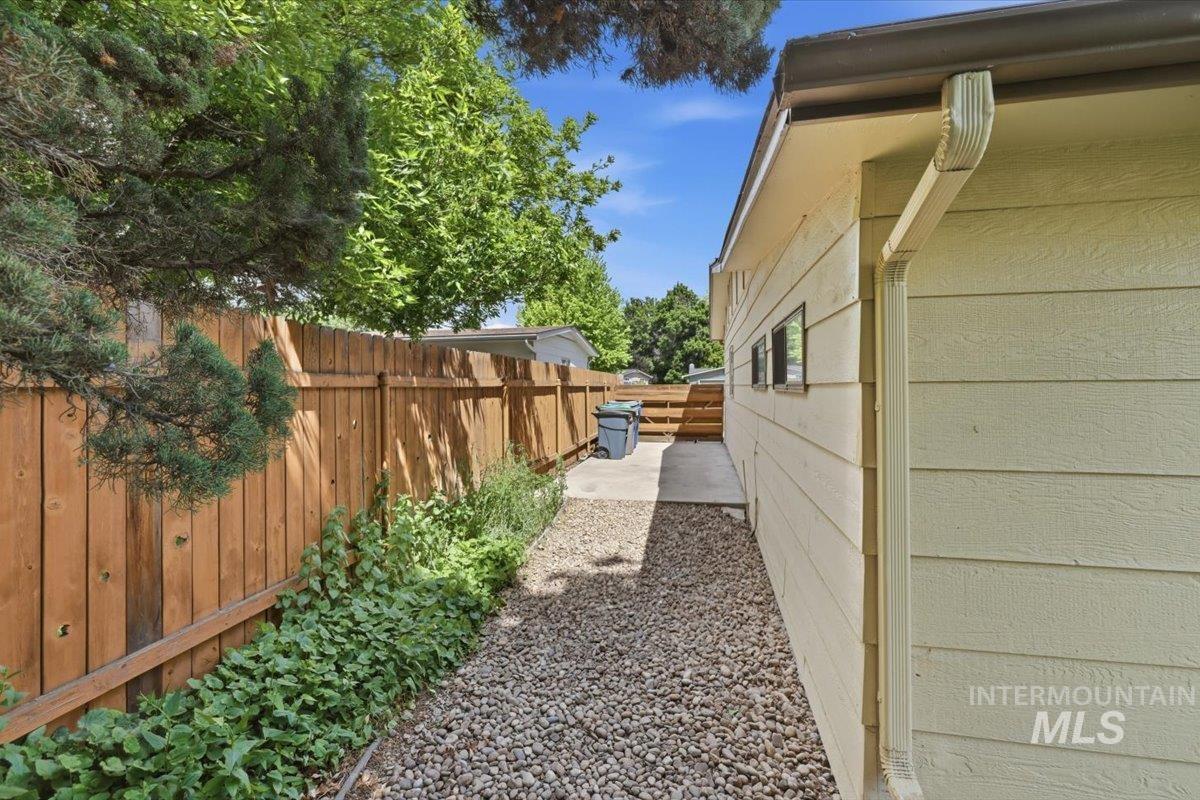 8315 W Valley View Dr, Boise, Idaho 83704, 4 Bedrooms, 2 Bathrooms, Residential For Sale, Price $600,000, 98986149
