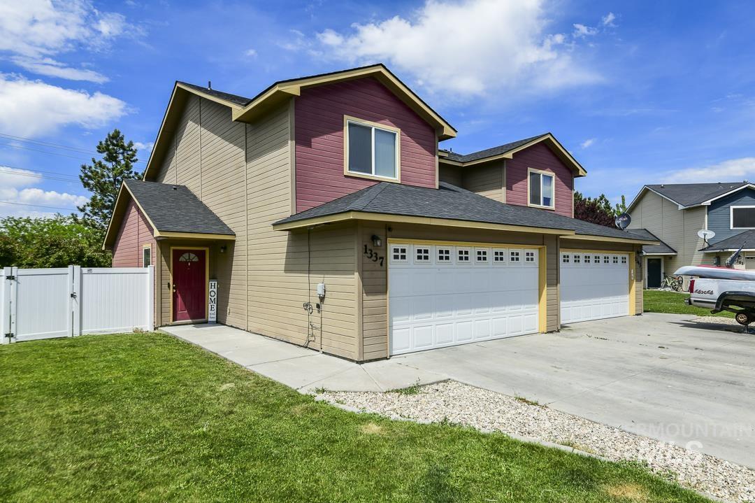 1337 N Gingham Ave, Kuna, Idaho 83634, 3 Bedrooms, 2.5 Bathrooms, Residential Income For Sale, Price $599,900, 98986154