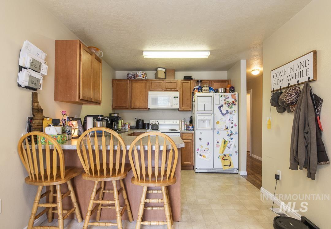 1337 N Gingham Ave, Kuna, Idaho 83634, 3 Bedrooms, 2.5 Bathrooms, Residential Income For Sale, Price $599,900, 98986154