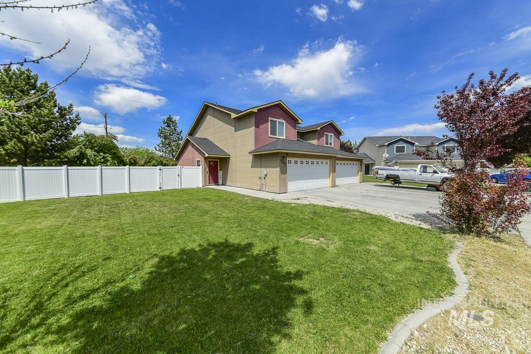 1337 N Gingham Ave, Kuna, Idaho 83634, 3 Bedrooms, 2.5 Bathrooms, Residential Income For Sale, Price $599,900, 98986154