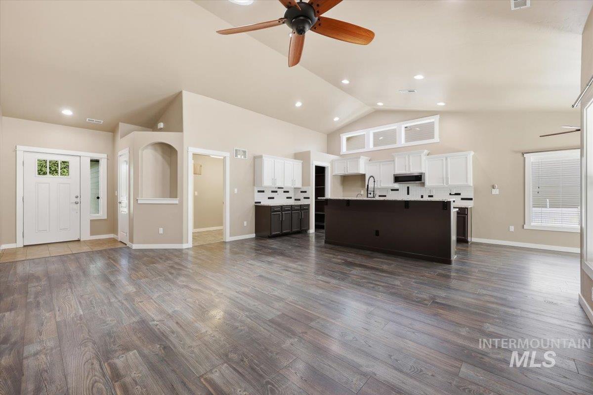 519 W Thornwood, Nampa, Idaho 83686, 3 Bedrooms, 2 Bathrooms, Residential For Sale, Price $469,900,MLS 98986155